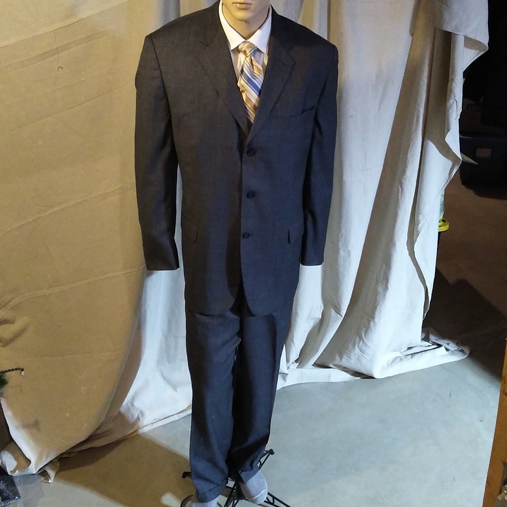 Like new Studio Bill Blas's 100% worsted wool  grey suit.